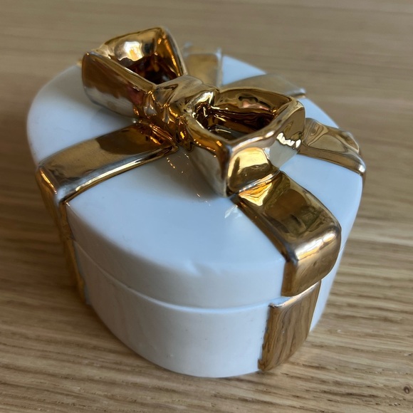 Porcelain Gift Box Trinket Dish with Gold Bow, 4x3 Inches - Picture 8 of 10